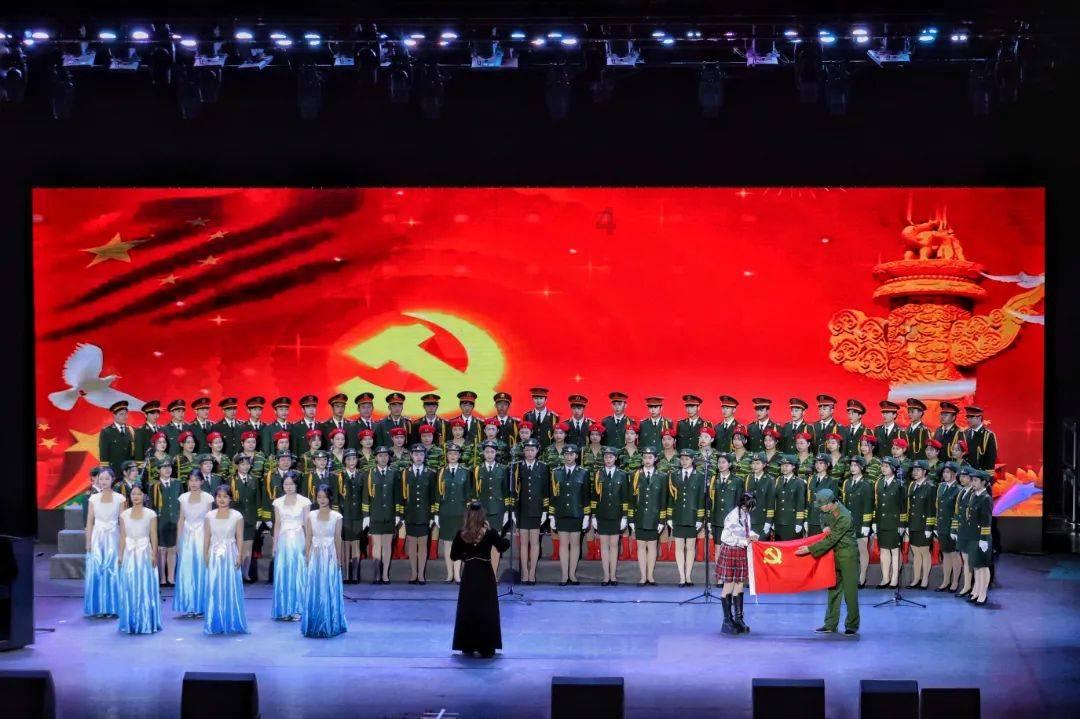 男朋友告诉我他回老家了但是他没有带上我 我不知道是不是他家里人不让他带还是他自己不想带我回家？游戏画面